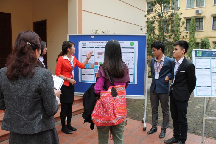 Researchers from Hanoi Agricultural University and Nong Lam University presenting findings
