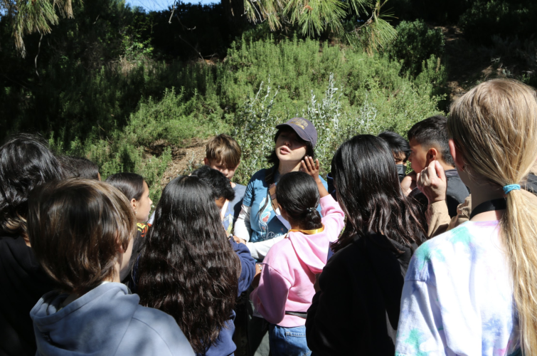 Hannah Kwok leads the group discussion with Maestra Peñaloza.